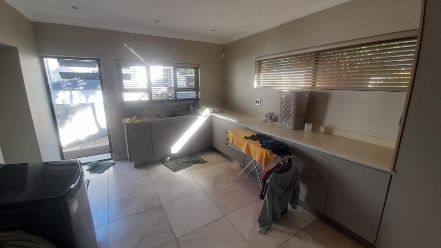 6 Bedroom Property for Sale in Birdwood Estate North West